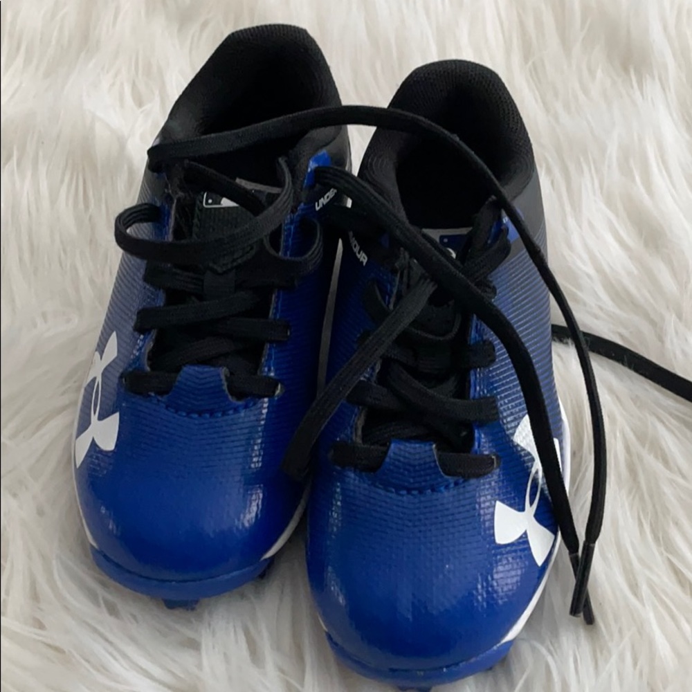 Baseball cleats
